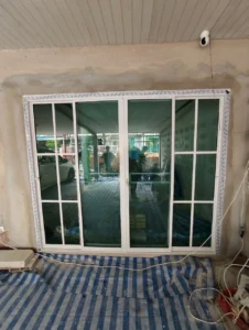 รับงานติดตั้งกระจกอลูมิเนียมทุกชนิด